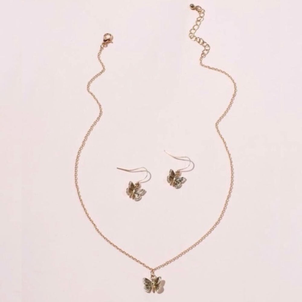 3/$30 ๐ Necklace and Earrings Set